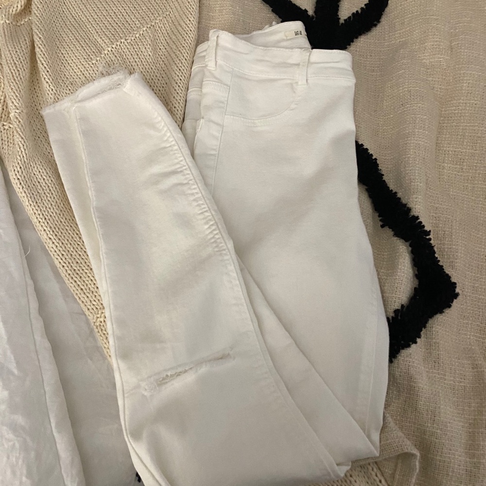 WHITE ZARA JEANS